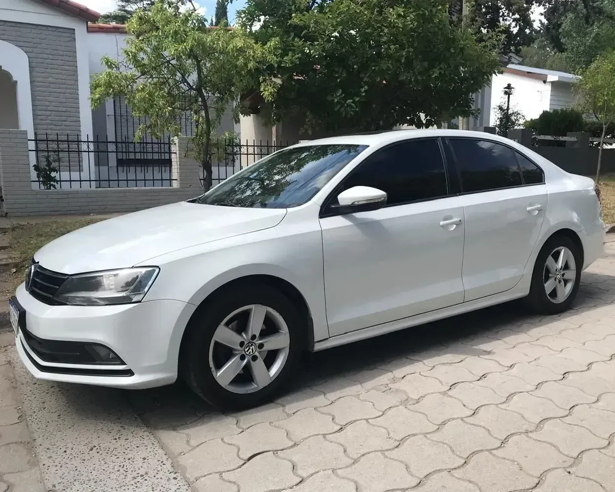 Volkswagen Vento 2.5 Advance Plus 170cv
