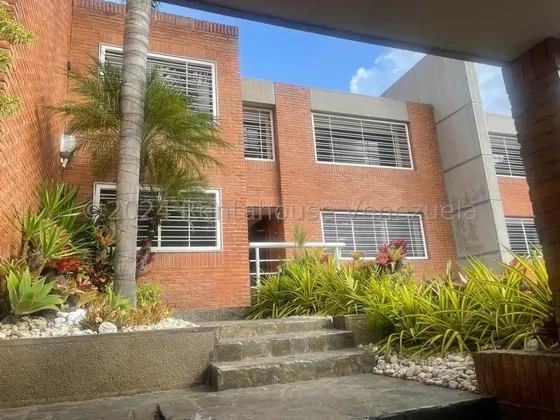 Moderno Townhouse Con Acabados De Primera Y Todas Las Comodidades La Lagunita. Mo 25-3610