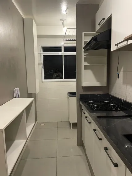 Bem Arejado E Iluminado, Rodeado Área Verde, Semimobiliado