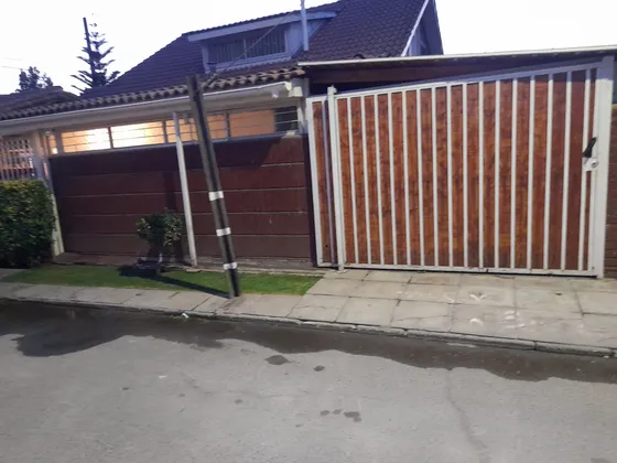 Venta De Casa 3d+2b+3estc Cardenal Samore (maipú)