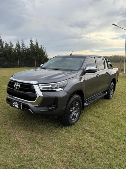 Toyota Hilux Pick-up 2.8 Cd Srv 177cv 4x4 At
