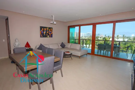 Cad La Isla Emerald J5. De Playa. Terraza Frontal Con Vista A Los Jardines Y Albercas