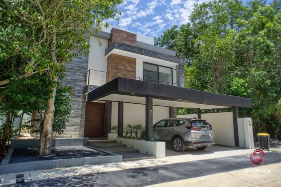 Villa Con Alberca, Doble Altura, Vistas Verdes Venta Sendero