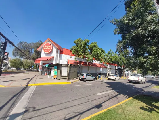 Arriendo Local Comercial Providencia.