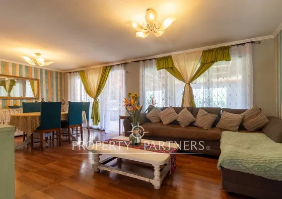 Oportunidad! Casa Rebajada Con Un Gran Patio En Cu...