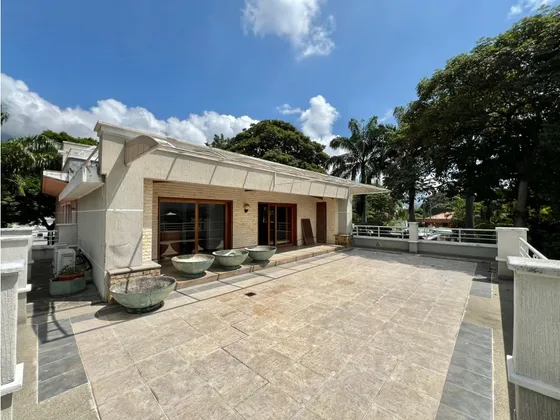 Se Vende Edificio 636m² La Floresta