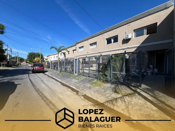 Casa Duplex En Alquiler En Ciudad Evita - 2 Dormitorios - Cochera