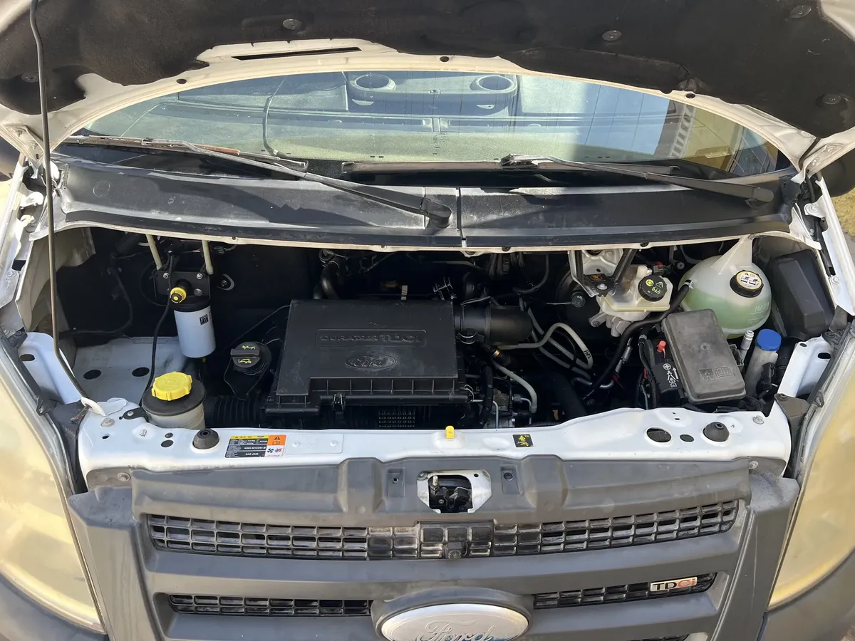 Ford Transit 15-Passenger423124505231380489