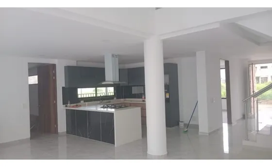 Venta Casa En Condominio De 320mts2, En Las Mercedes, Jamundí, 11090.