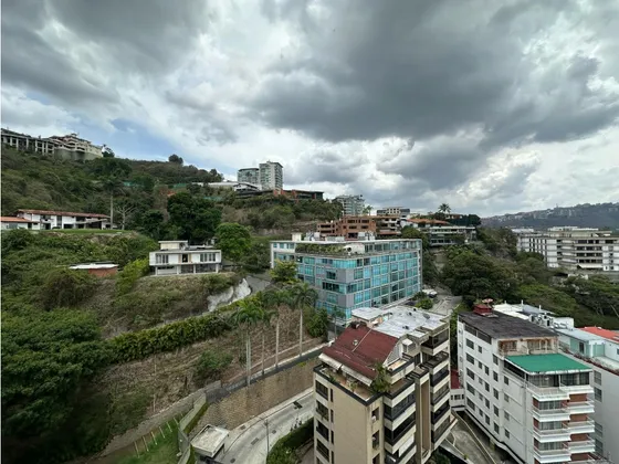 Se Vende/alquila Apto 66m² 1h/1b/2e Lomas De Las Mercedes