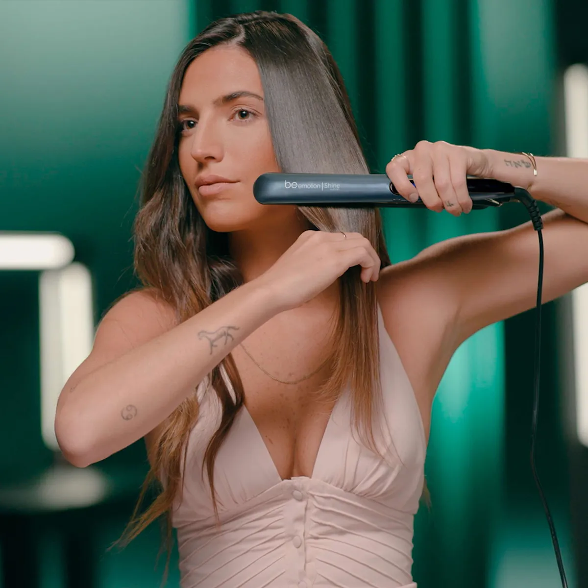 Prancha Profissional Progressiva Shine Be Emotion Bivolt Cor Verde - Imagem 2