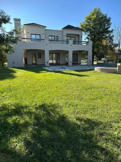 Casa A La Venta En Barrio Privado Bermudas