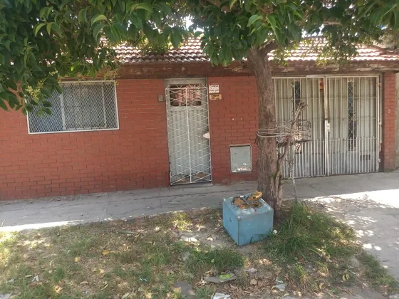 Venta Casa 2 Dormitorios Villa Fiorito Con Cochera