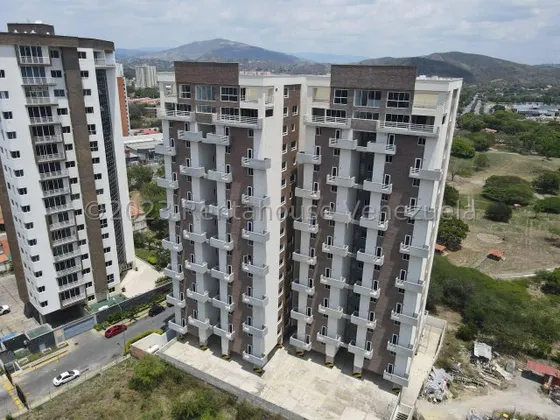 Maritza Lucena Vende Al Este De Barquisimeto, Este Apartamento En Obra Gris Para Remodelar A Tu Gusto, Brinda Comodidad Y Seguridad, Vistas Espectaculares, Vigilancia 24/7, Áreas Comunes.