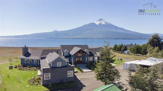 Casa En Venta De 5 Dorm. En Puerto Varas