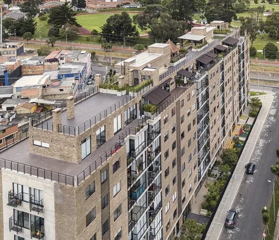 Apartamento Como Nuevo, Con Sol Todo El Día En La Mejor Ubicación De La Ciudad, Cerca A Todo.