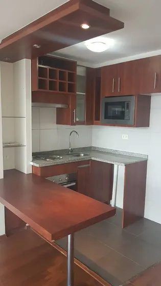 Departamento Cercano A Metro Y Servicios Esenciales