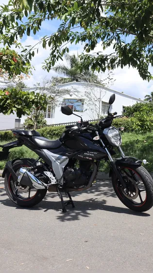Suzuki Gixxer 150 Modelo 2022 Negra