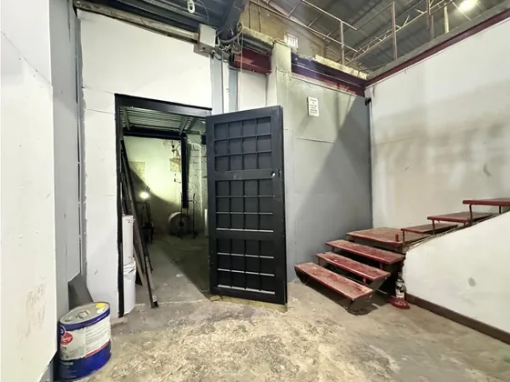 Depósito En Alquiler En Zona Industrial  La Naya 18m2