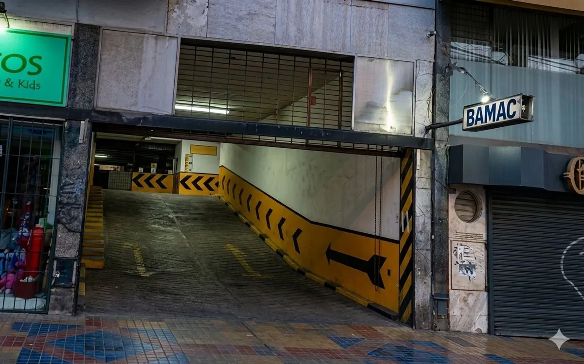 Garage for Sale in the Center of Mendoza