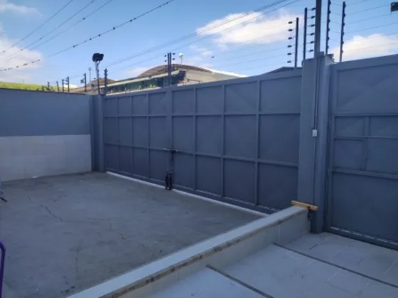 Alquilo Galpon (planta Industrial). A Nivel De Sótano. 1.250 M2. Altura 4,50 Mts. Km. 1. Filas De Mariche.  E. Waldemar.