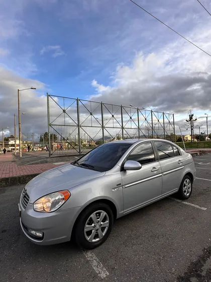 Hyundai Accent 1.6 Gls 5 P