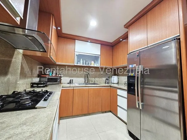 Daniela Linarez Vende Casas Espectaculares Con Finos Acabados Con Elegante Estructura Buena Iluminacion Planta Electrica Cocina Equipada Y En Lujosa Urbanizacion De Cabudare                           