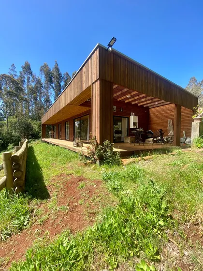 Terreno Con 3 Casas, Coliumo