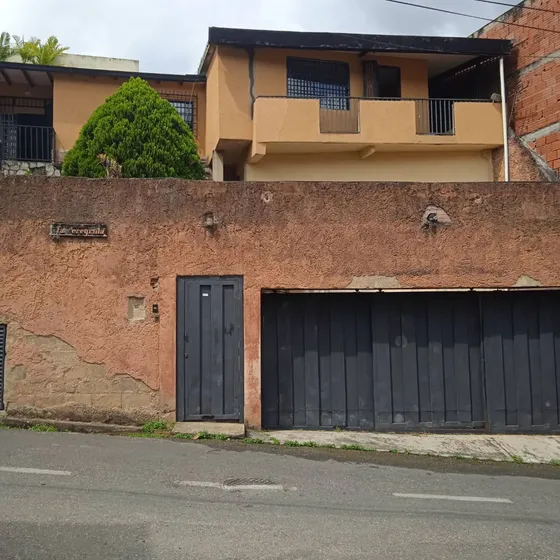 Amplia Y Cómoda Casa Estilo Colonial En Oripoto