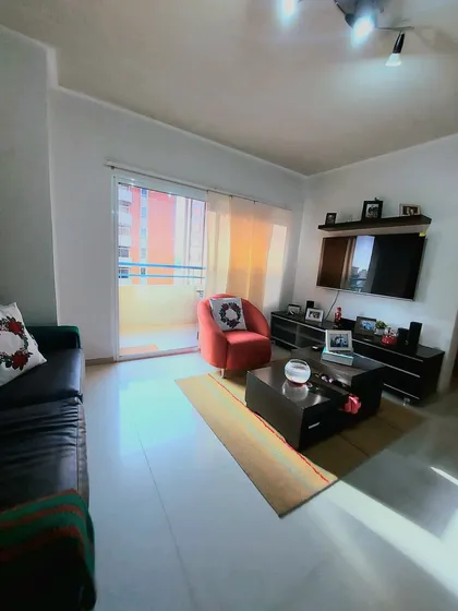 Apartamento En Venta En Lechería Calle Arismendi, Semi Amoblado Y Equipado, Puestos De Estacionamiento Techados, Planta Eléctrica En Áreas Comunes