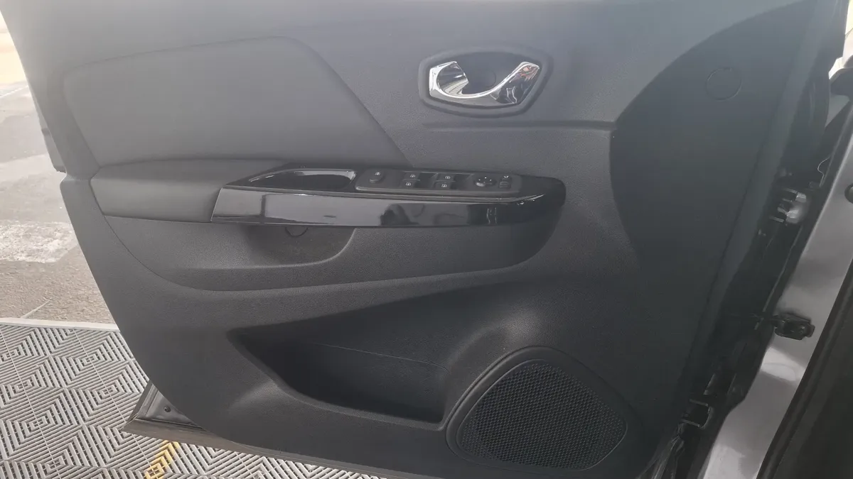 Renault Captur 2.0 INTENS5491365680840908810