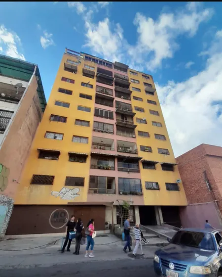 Apto En Pleno Centro De Los Teques 24.500