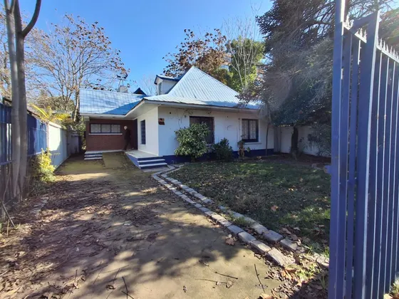 Casa En Diagonal De Talca, Ideal Servicios, Comercio, Y Más.