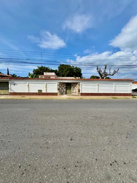 Venta Terreno Con Casa En Esquina Lecheria