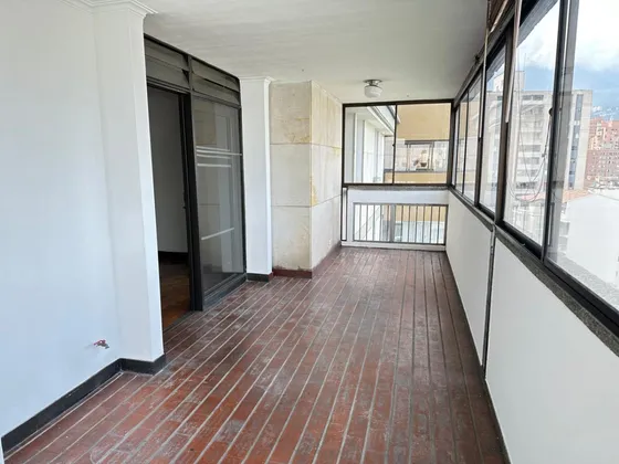 Apartamento Para Remodelar En El Corazón De Medellin Con 149 Mts