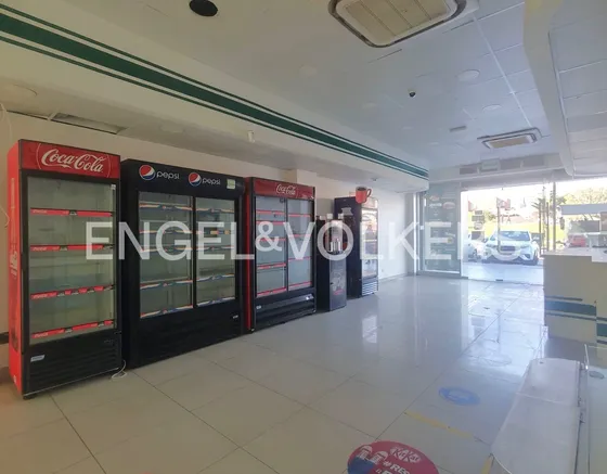 Local 142 M2 En Strip Center - Sector Norte