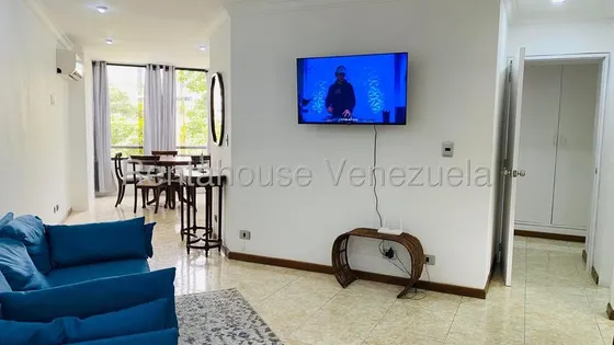 Apartamento En Alquiler En Los Naranjos De Las Mercedes 25-18428 K.f