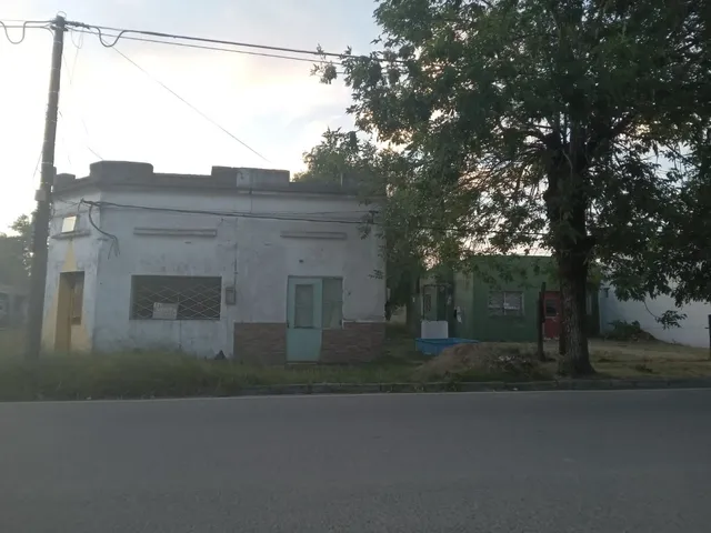 Venta 4 Casas Con Terreno + Local Comercial Sarandi Grande