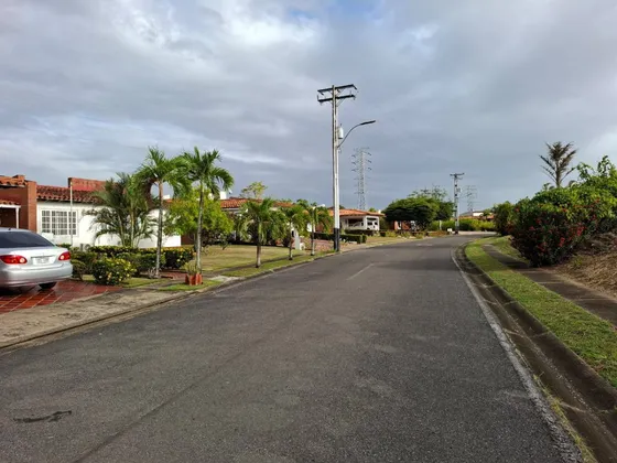 Midaly Vende De Oportunidad, Quinta En Urb. Los Tucanes, Tipuro.