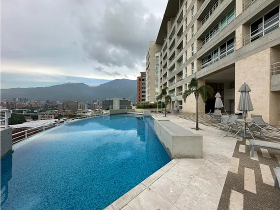 Se Vende Apto 186m² 3h+s/ 3b+s/ 3e Lomas De Las Mercedes