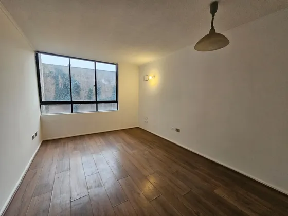 Arriendo 1d/1b Frente A Universidad Y A Pasos Del Metro