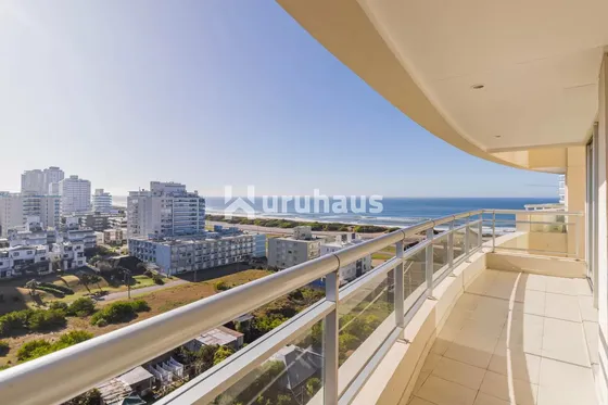 Alquiler Departamento Cuatro Dormitorios Forest Tower I Playa Brava