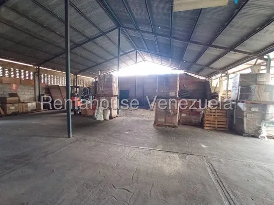 Daniela Linarez Alquila Galpones Industriales De 1.108m2 En La Zona Industrial I Con Fácil Acceso Y Todos Los Servicios Básicos                                                                         