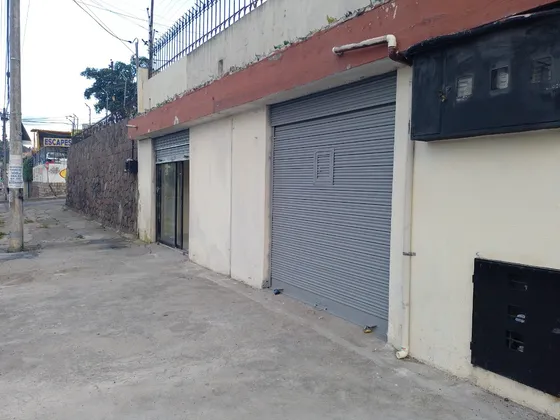 Bonitos Locales Comerciales En Un Gran Sector 