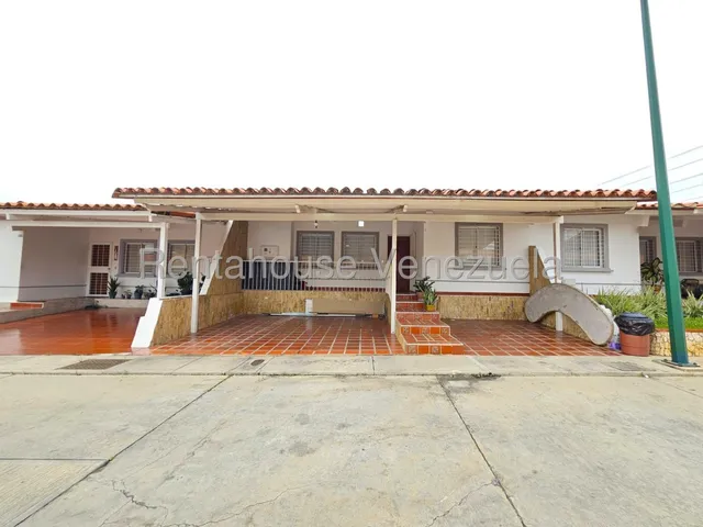 Venta Casa Bella Y Completa En Un Lindo Urbanismo Privado Roca Del Valle Cabudare Rah Ve