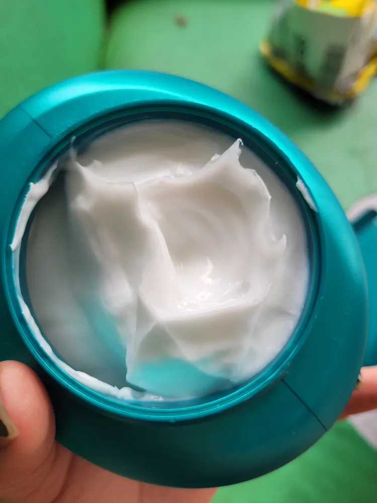 Máscara de Reconstrução Profunda para Cabelos Danificados, Força e Elasticidade Résistance Thérapiste Kérastase 200ml - Imagem 2