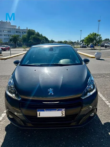 Peugeot 208 1.6 Feline