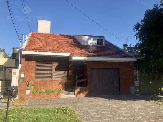 Excelente Inmueble 3 Dorm - 3 Baños - Garage - Jardín Y Pileta - Venta Directa!!