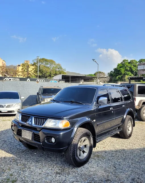 Mitsubishi Montero Sport Gls