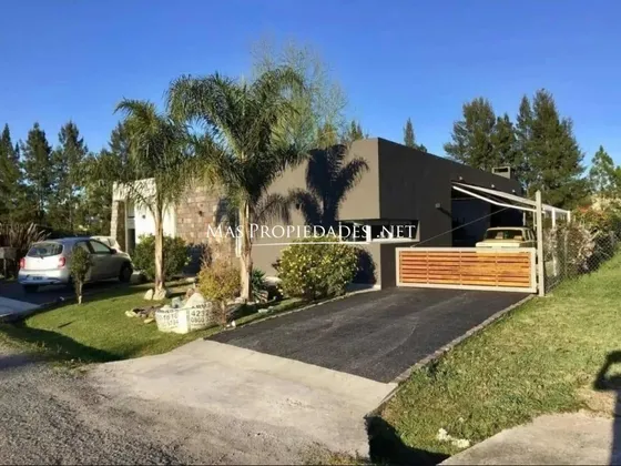 Casa En Alquiler En Barrio Malibu Canning